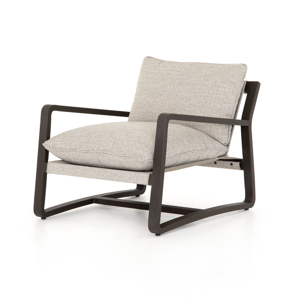 THE FIVE OUTDOOR DECORATING ESSENTIALS