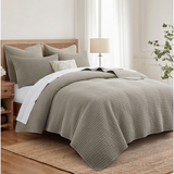 Eyelet Quilt Set
