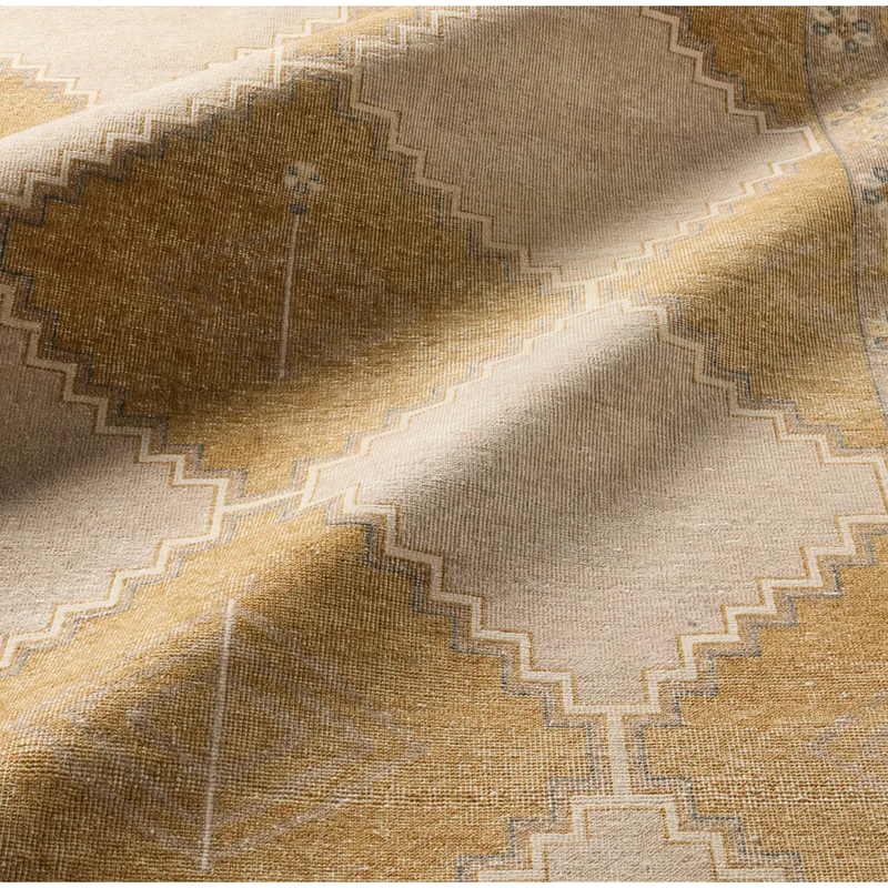 Gallant Rug in Sand/ Honey