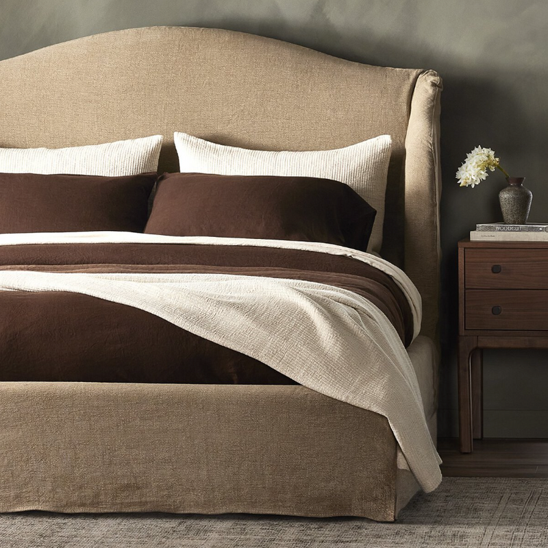 Meryl Slipcover King Bed in Broadway Canvas