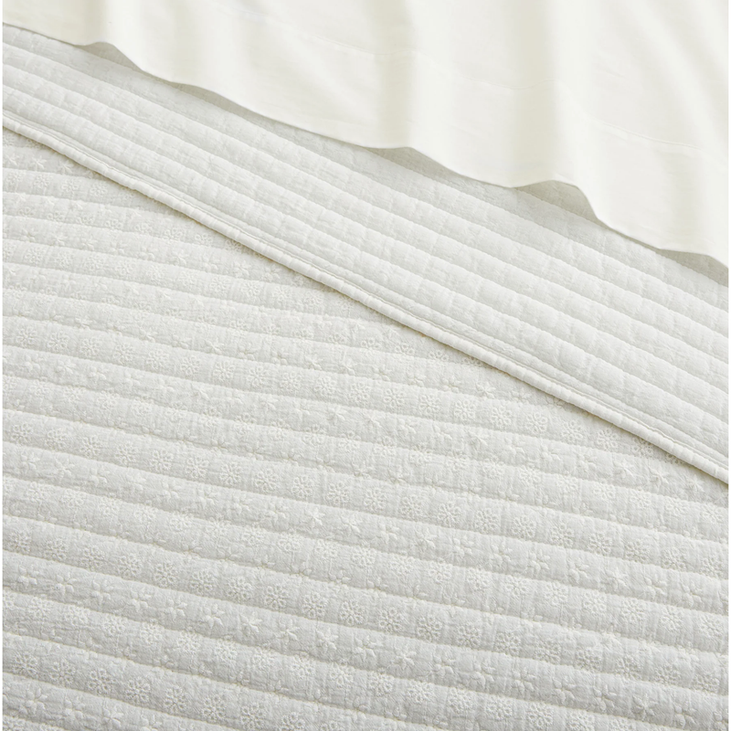 Eyelet Quilt Set