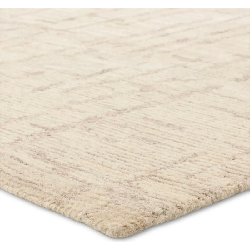Labyrinth Rug in Oyster/Feather